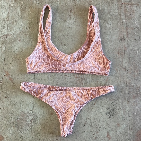Pink snake Mai Bikini!💗 - Picture 2 of 3